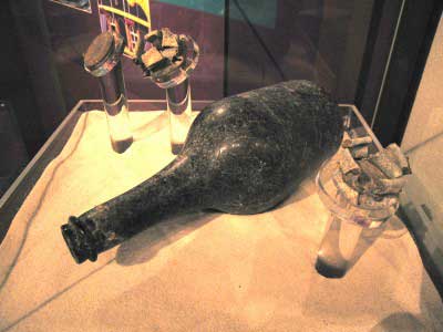 Saint-Alouarn's Bottle